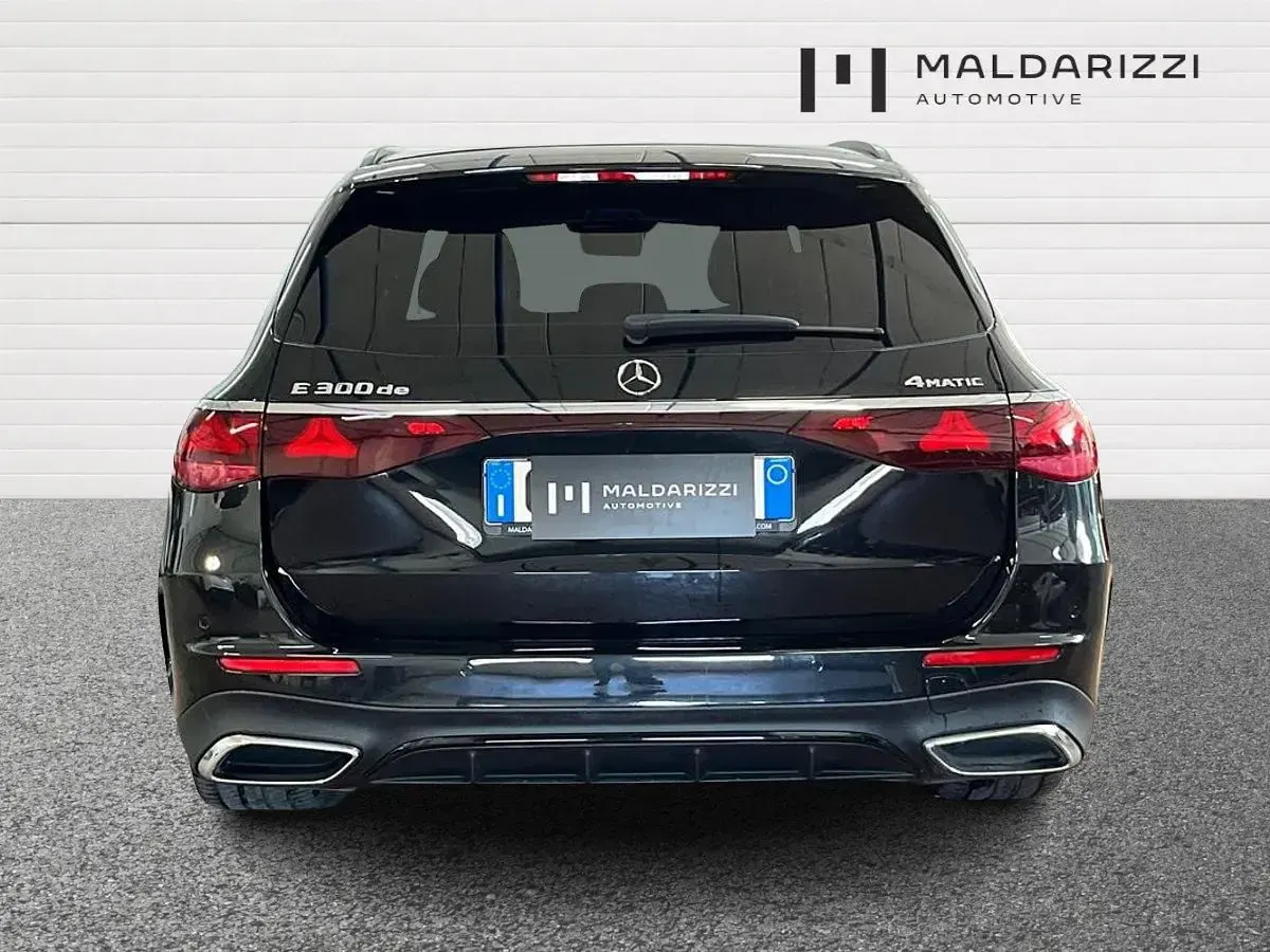 Usata Mercedes 300 Advanced Plus 313 CV (230 kW) 2025 Nero Station wagon