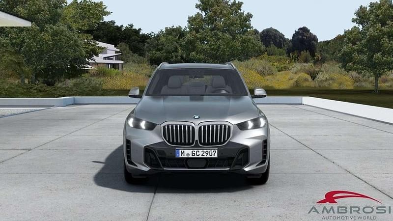 Nuova BMW X5 M Sport 333 CV (244 kW) 2025 Grigio SUV