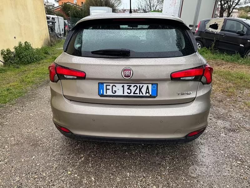 Usata Fiat Tipo 95 CV (69 kW) 2016 Marrone Station wagon