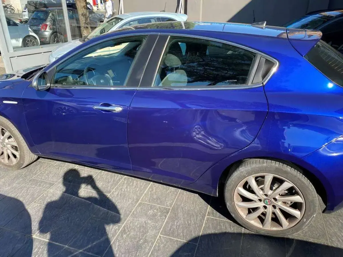 Usata Alfa Romeo Giulietta Super 120 CV (88 kW) 2020 Blu/azzurro Utilitaria