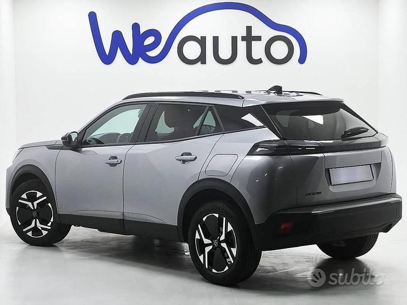 Usata Peugeot 2008 Allure 101 CV (74 kW) 2024 Grigio SUV