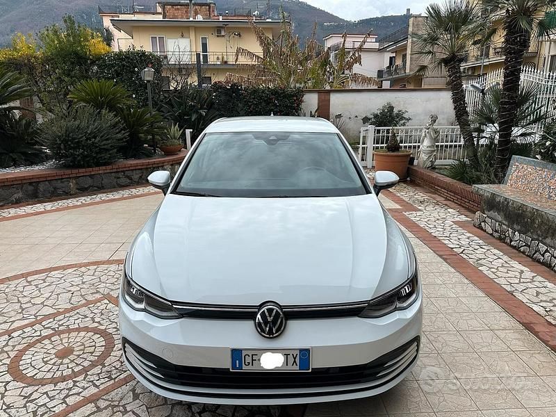 Usata VW Golf VIII Life 110 CV (80 kW) 2021 Bianco Berlina