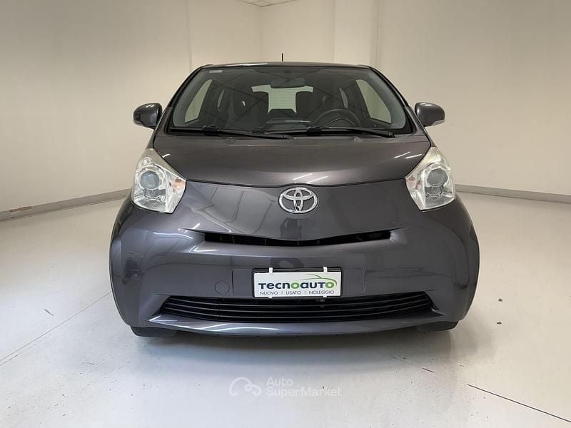Usata Toyota iQ Lounge 68 CV (50 kW) 2014 Nero Utilitaria
