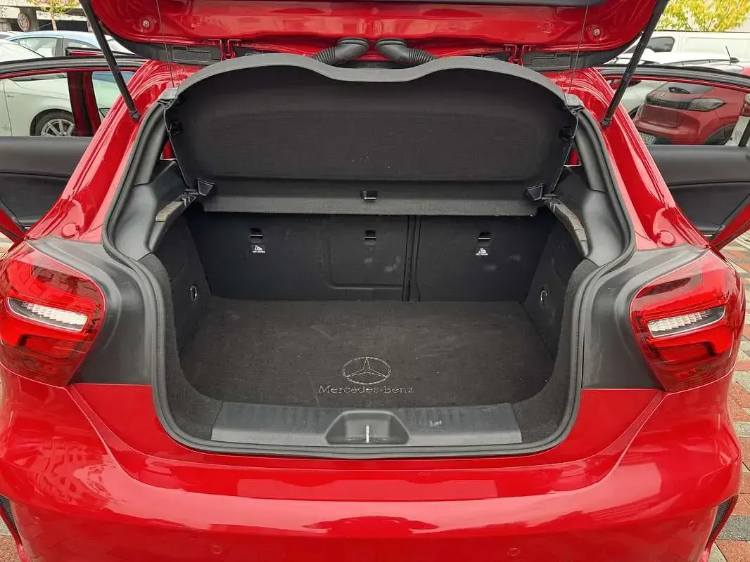 Usata Mercedes A180 Premium 122 CV (89 kW) 2016 Berlina