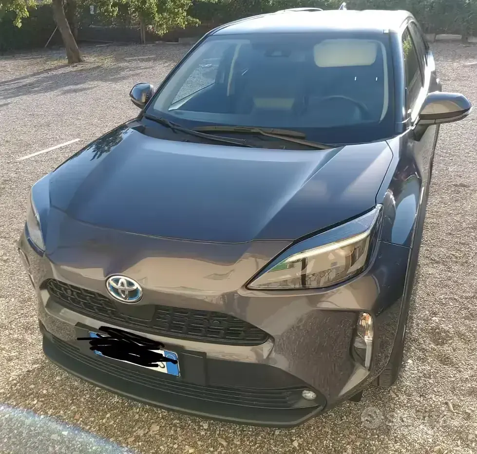 Usata Toyota Yaris Cross 92 CV (67 kW) 2024 Grigio SUV