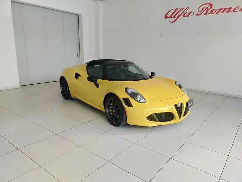 Usata Alfa Romeo 4C 241 CV (177 kW) 2019 Giallo Cabrio
