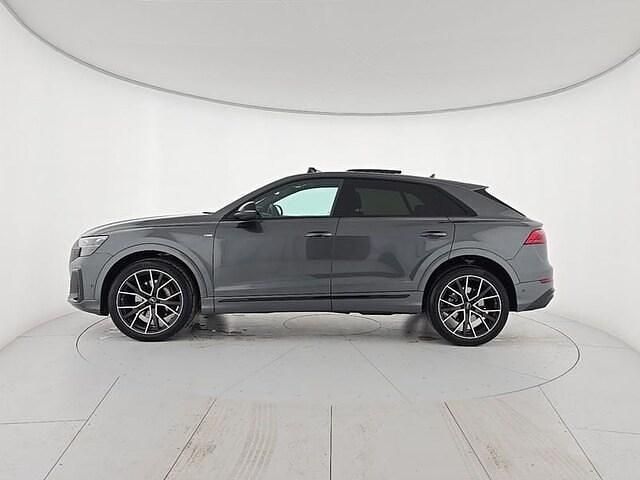 Usata Audi Q8 S-Line 286 CV (210 kW) 2025 Grigio SUV