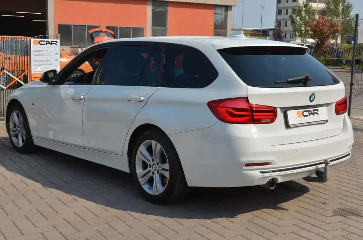 Usata BMW 318 Sport Line 149 CV (109 kW) 2016 Bianco Station wagon