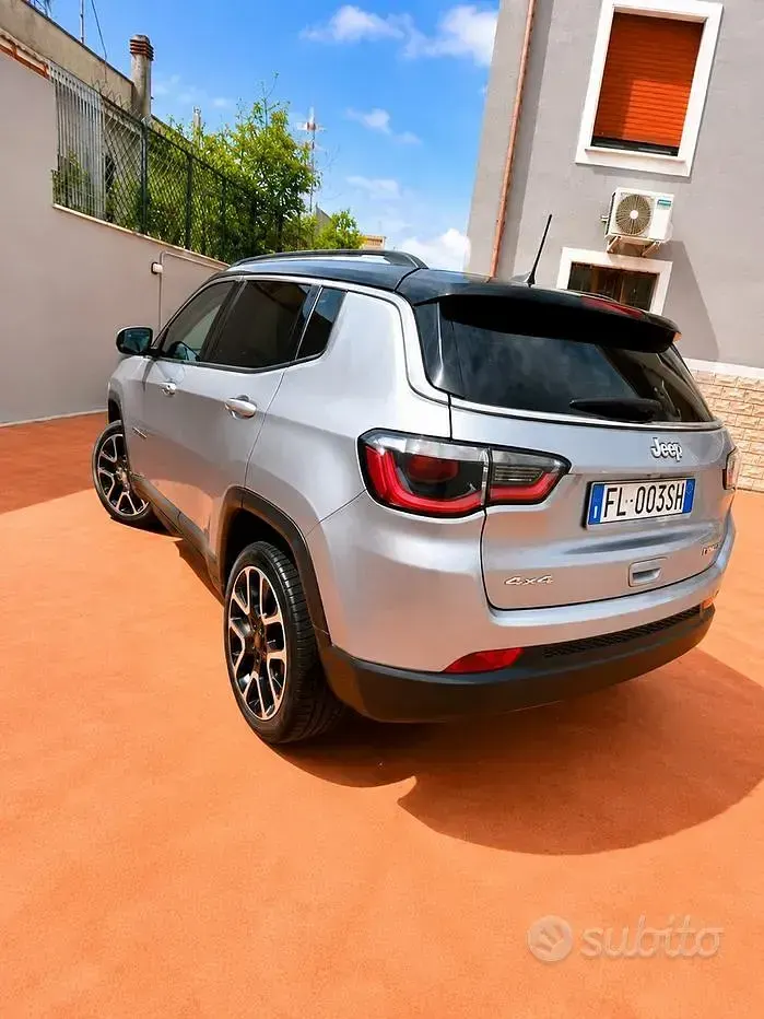 Usata Jeep Compass Limited 140 CV (102 kW) 2017 Grigio SUV