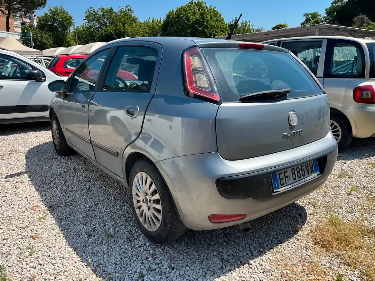 Usata Fiat Punto Evo 69 CV (50 kW) 2010 Grigio Utilitaria