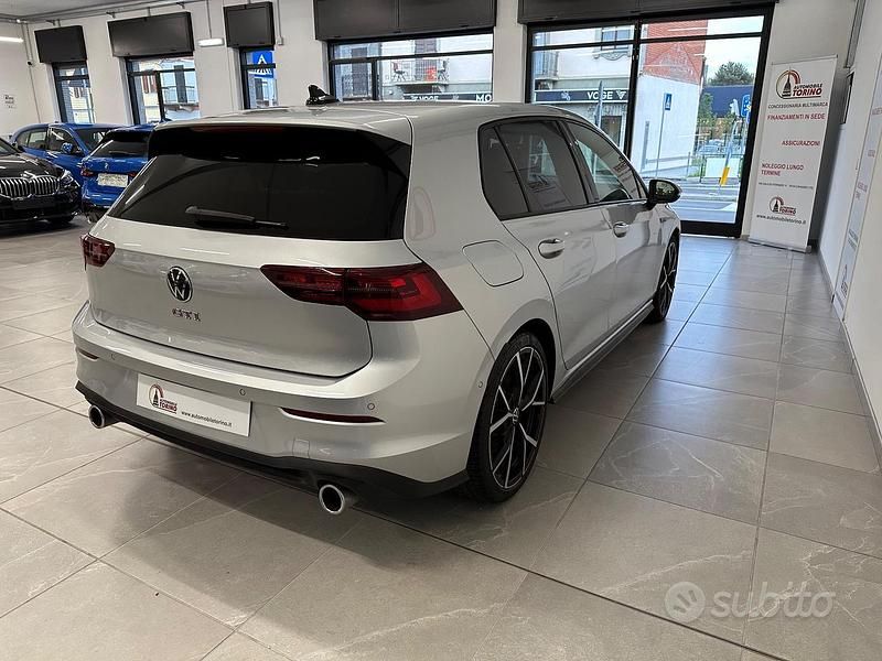 Usata VW Golf VIII GTI 245 CV (180 kW) 2024 Grigio Berlina