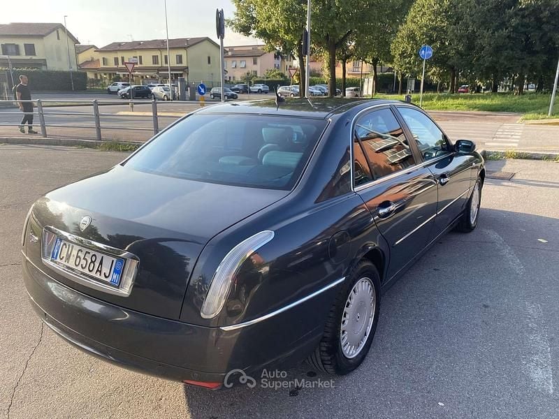 Usata Lancia Thesis 185 CV (136 kW) 2005 Grigio Berlina