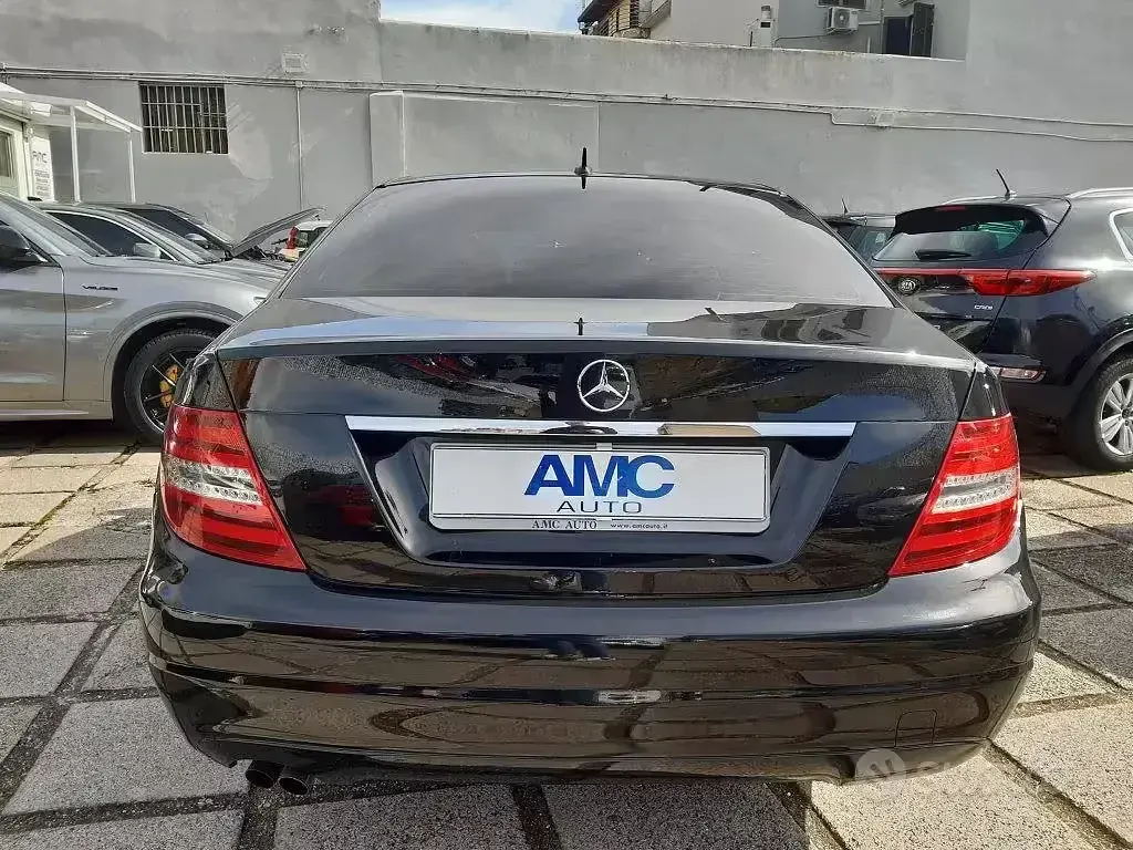 Usata Mercedes C180 120 CV (88 kW) 2013 Nero Berlina