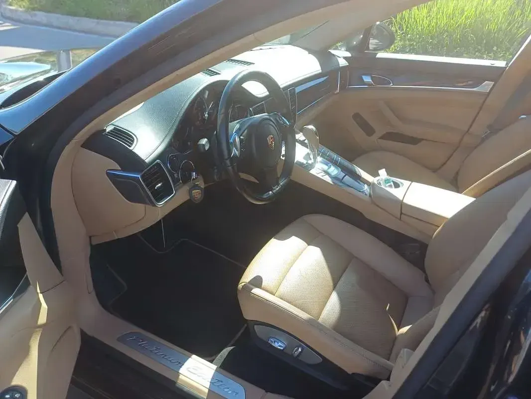 Usata Porsche Panamera Platinum Edition 250 CV (183 kW) 2013 Marrone Utilitaria