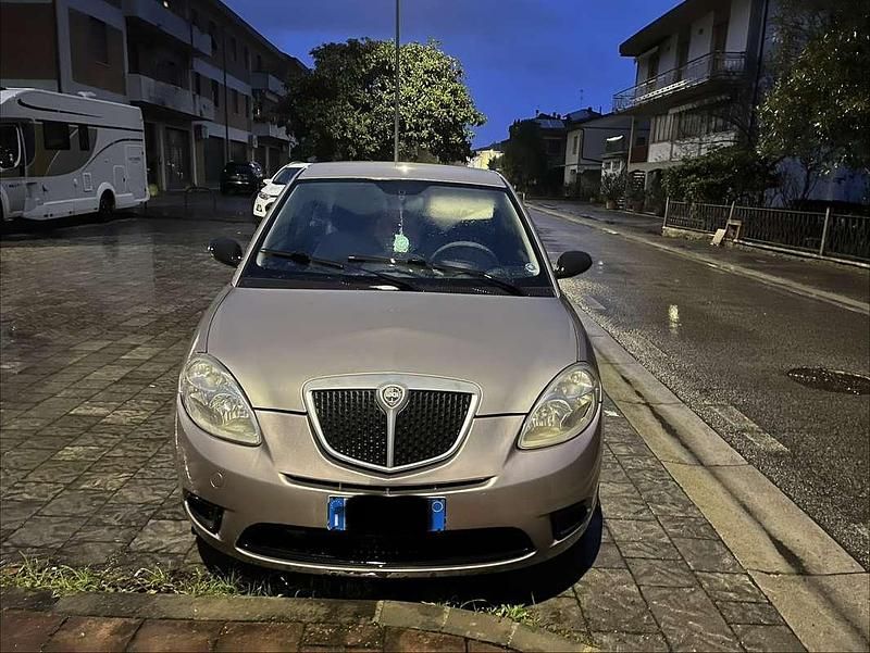 Usata Lancia Ypsilon 60 CV (44 kW) 2009 Utilitaria