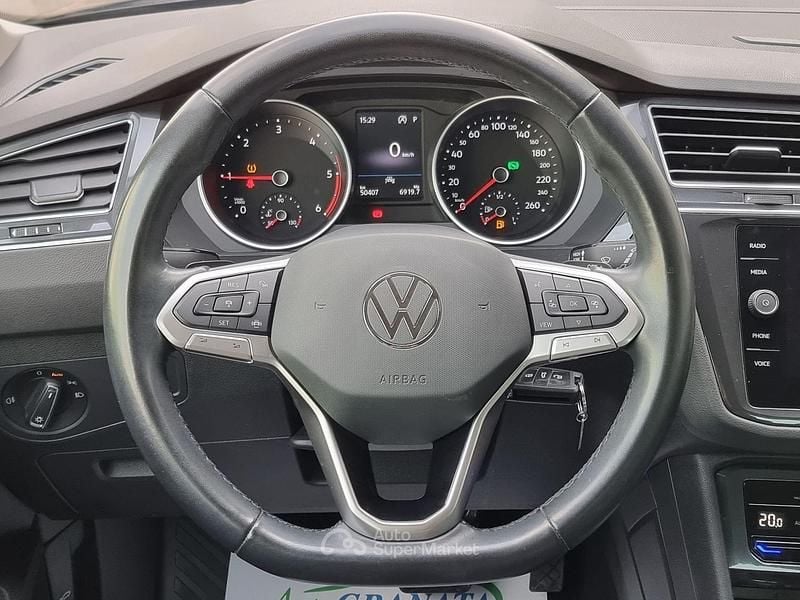 Usata VW Tiguan Life 150 CV (110 kW) 2023 Nightshade blue SUV