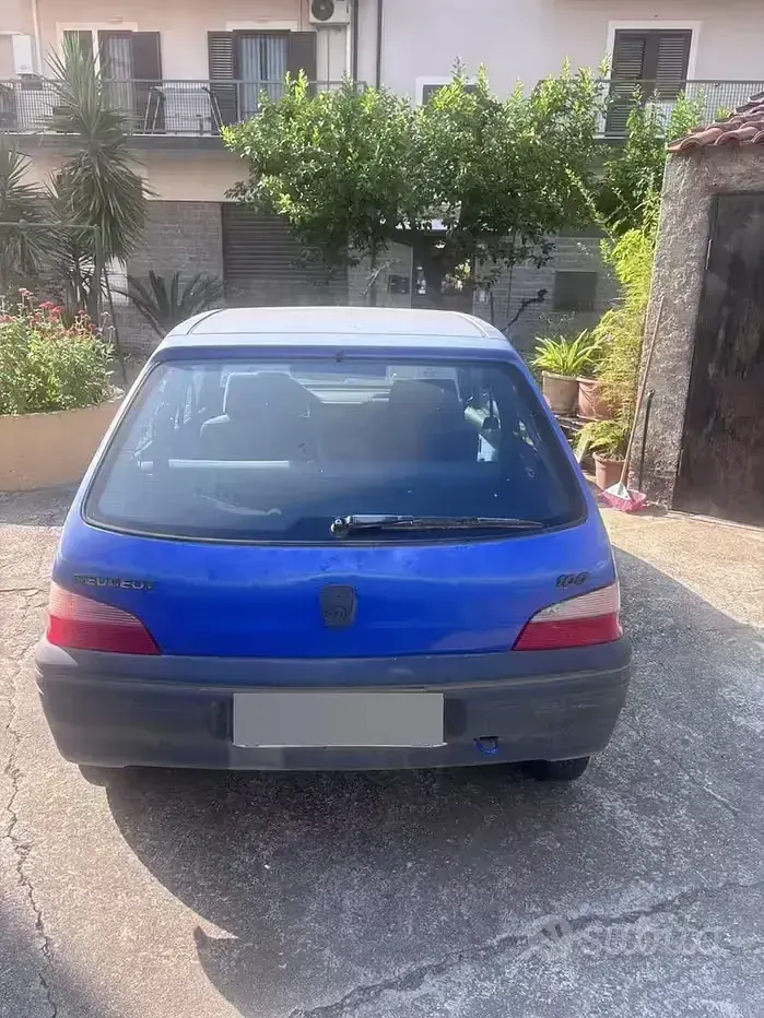 Usata Peugeot 106 50 CV (36 kW) 1997 Bluazzurro Utilitaria