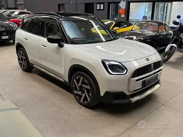 Usata Mini Countryman Favoured 204 CV (150 kW) 2024 Bianco SUV