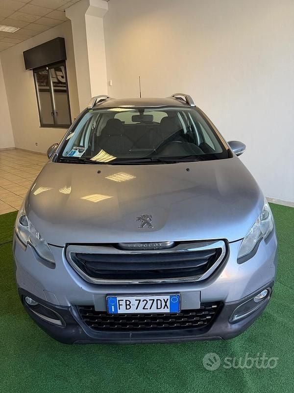 Usata Peugeot 2008 Allure 74 CV (54 kW) 2015 Grigio SUV