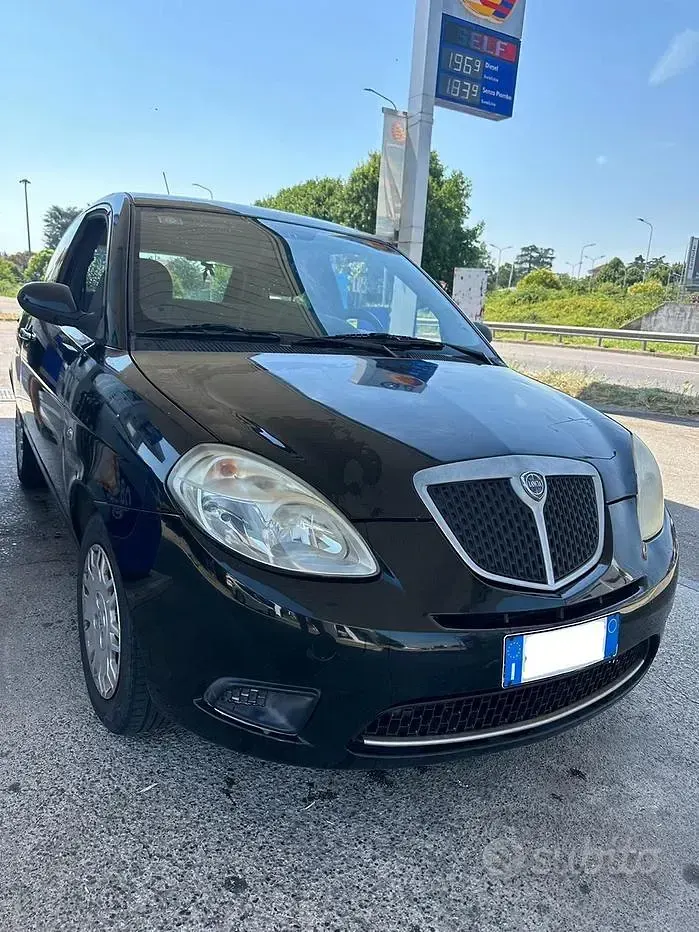 Usata Lancia Ypsilon 60 CV (44 kW) 2009 Nero Utilitaria