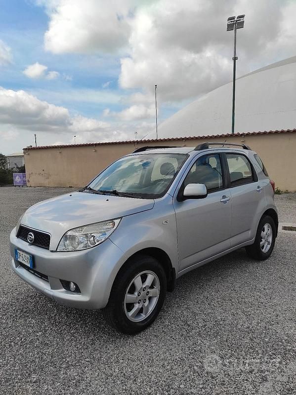 Grigio Usata 2009 Daihatsu Terios SUV | 5200 € (Super prezzo) - Immagine 1/4