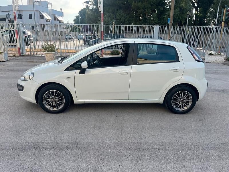 Usata Fiat Punto 75 CV (55 kW) 2011 Bianco Berlina