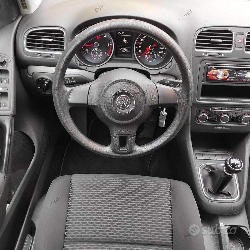 Usata VW Golf VII Trendline 105 CV (77 kW) 2012 Berlina