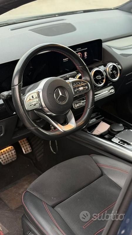 Usata Mercedes B180 AMG 116 CV (85 kW) 2019 Blu Utilitaria