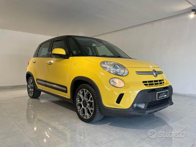 Giallo Usata 2013 Fiat 500L Lounge Monovolume | 9500 € (Molto cara) - Immagine 1/4