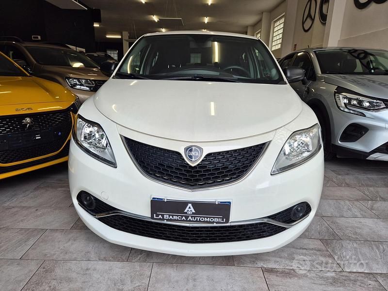 Usata Lancia Ypsilon Silver 69 CV (50 kW) 2018 Bianco Utilitaria