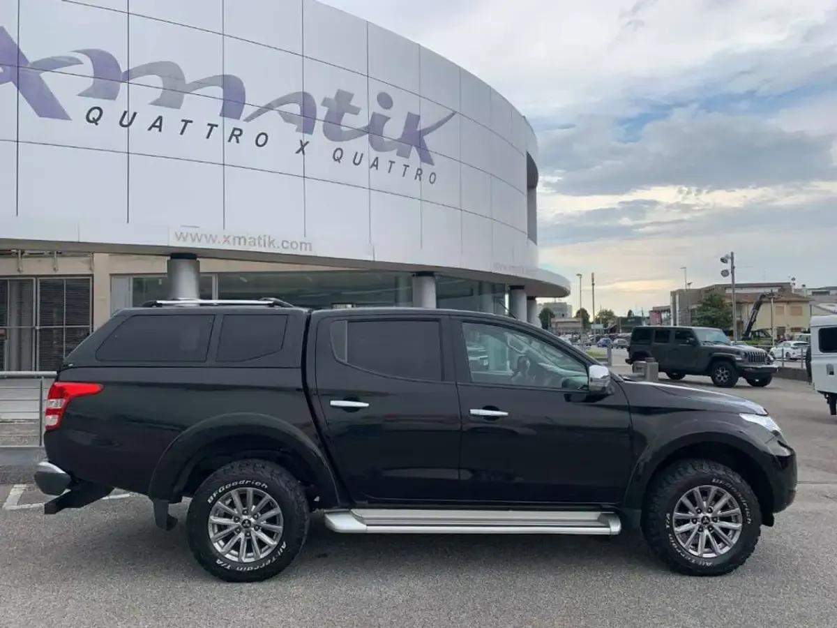 Usata Mitsubishi L200 Intense 181 CV (133 kW) 2018 Nero metallizzato Pick-up