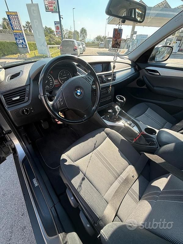 Usata BMW X1 143 CV (105 kW) 2011 Grigio SUV