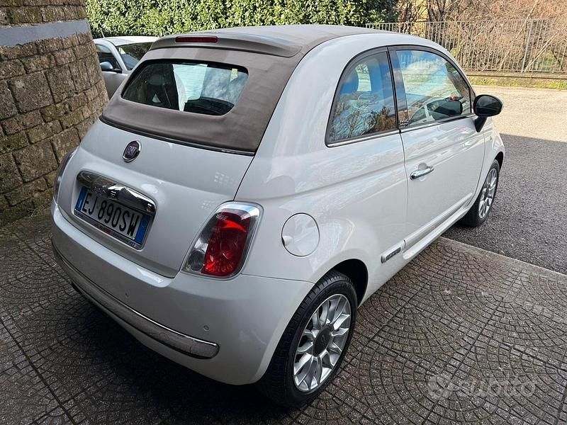 Usata Fiat 500 Lounge 69 CV (50 kW) 2011 Bianco Cabrio