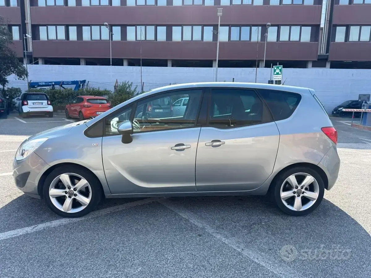 Usata Opel Meriva Enjoy 90 CV (66 kW) 2010 Grigio Monovolume