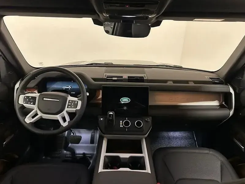 Nuova Land Rover Defender SE Dynamic 200 CV (147 kW) 2025 Carpathian grey SUV