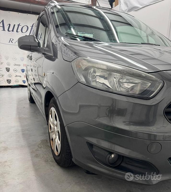 Usata Ford Tourneo Courier Sport 75 CV (55 kW) 2018 Grigio Monovolume