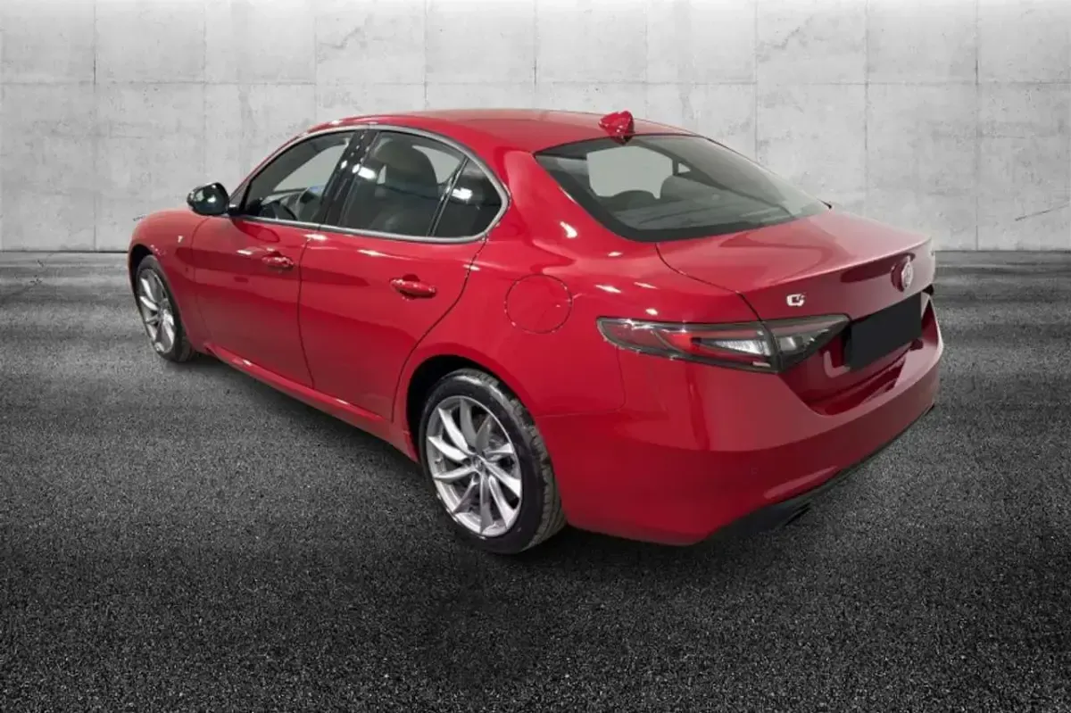 Usata Alfa Romeo Giulia 280 CV (205 kW) 2023 Rosso Berlina