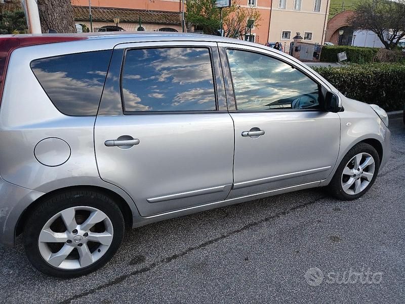 Usata Nissan Note 86 CV (63 kW) 2011 Grigio Utilitaria