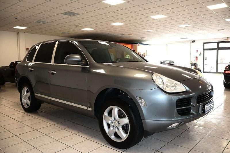 Usata Porsche Cayenne 250 CV (183 kW) 2004 Grigio SUV