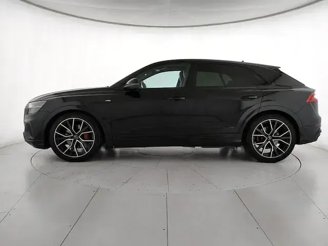 Usata Audi Q8 Sport 286 CV (210 kW) 2023 Nero mythos metallizzato SUV