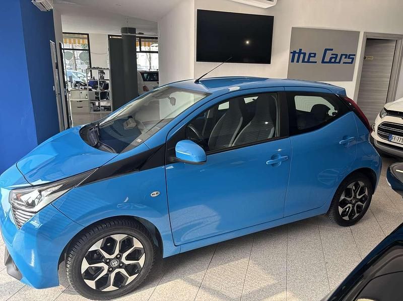 Usata Toyota Aygo 72 CV (52 kW) 2020 Blu/azzurro Utilitaria