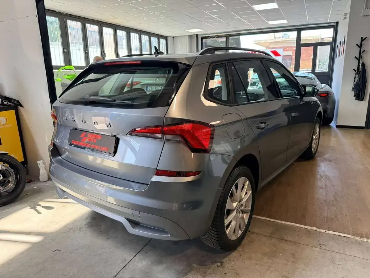 Usata Skoda Kamiq Ambition 95 CV (69 kW) 2024 Grigio SUV