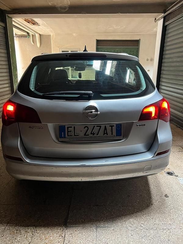 Usata Opel Astra 125 CV (91 kW) 2012 Station wagon