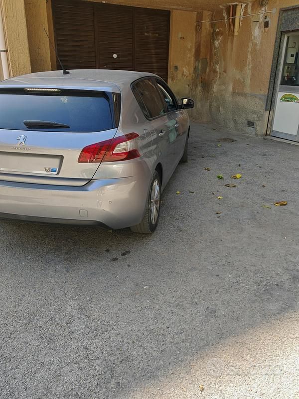 Usata Peugeot 308 112 CV (82 kW) 2017 Grigio Berlina