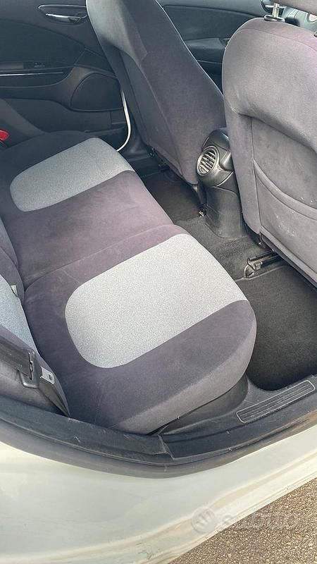 Usata Fiat Bravo 120 CV (88 kW) 2011 Bianco Utilitaria