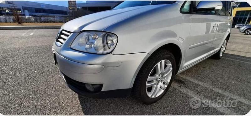 Usata VW Touran 136 CV (100 kW) 2005 Grigio Monovolume