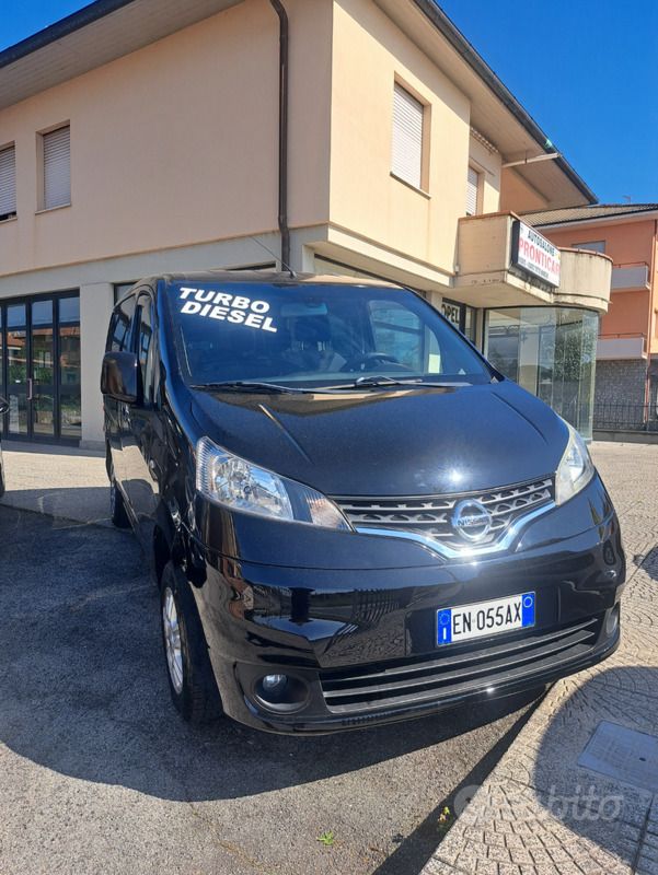 Nero Usata 2012 Nissan Evalia Monovolume | 10.950 € (Buon prezzo) - Immagine 1/4