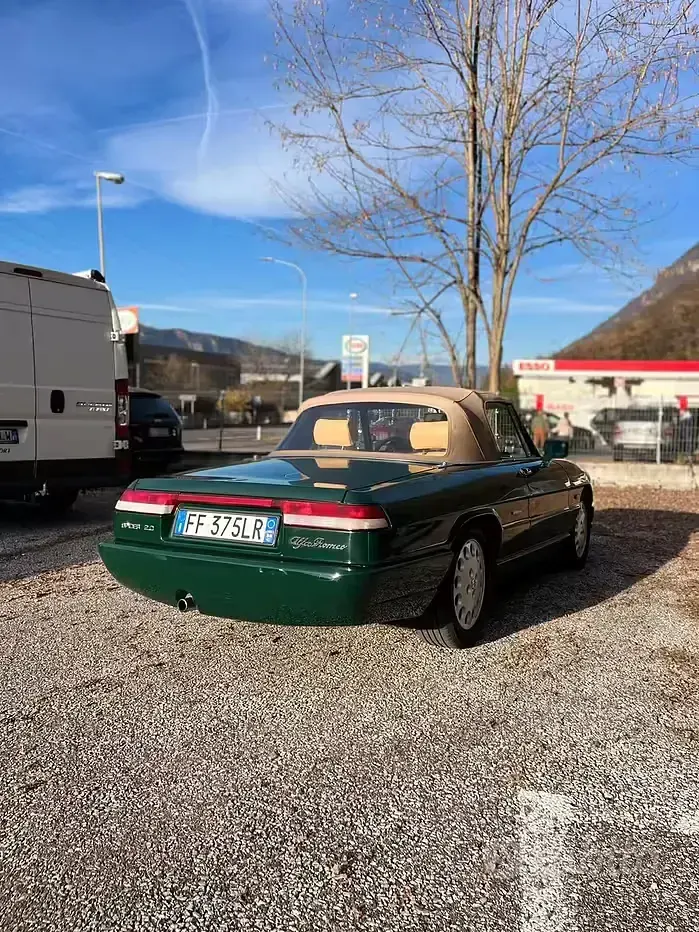 Usata Alfa Romeo Spider 117 CV (86 kW) 1991 Verde Cabrio