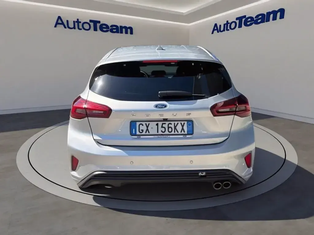 Usata Ford Focus ST-Line 155 CV (114 kW) 2025 Grigio moondust (metallizzato) Berlina