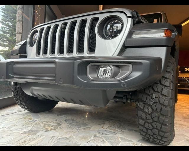 Argento Usata 2024 Jeep Wrangler Rubicon SUV | 80.900 € - Immagine 1/4
